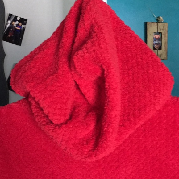 Pink K polyester robe. Like new - Picture 3 of 5